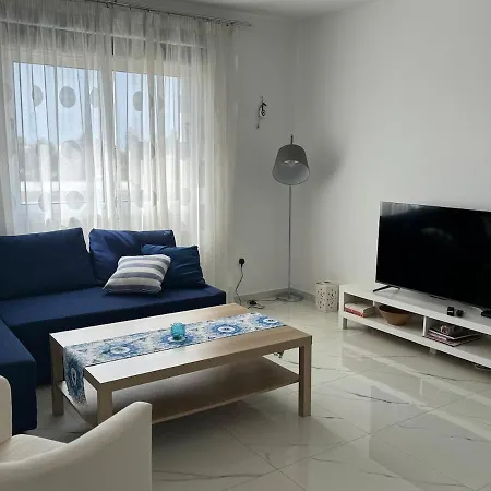 Thelma Court بافوس